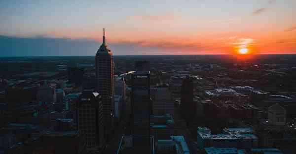 卡伴智能机器人：革新智能服务行业的利器