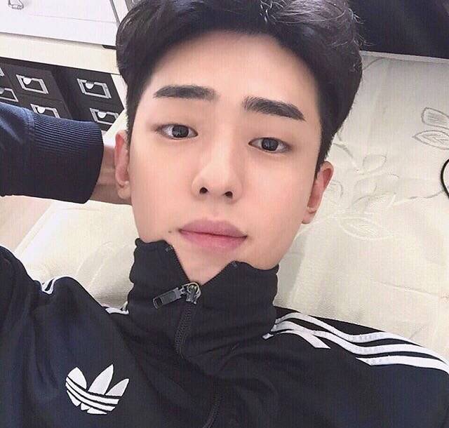 姬珊梁群