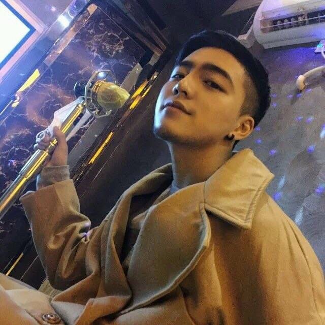 霍冰宏舒