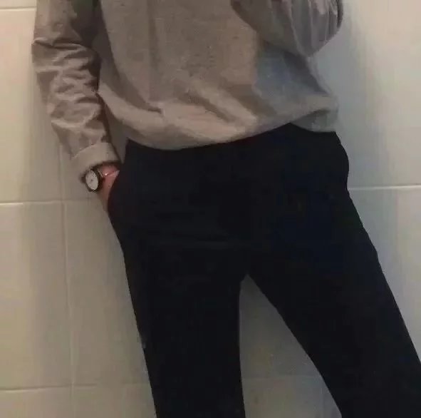 施妮菡策