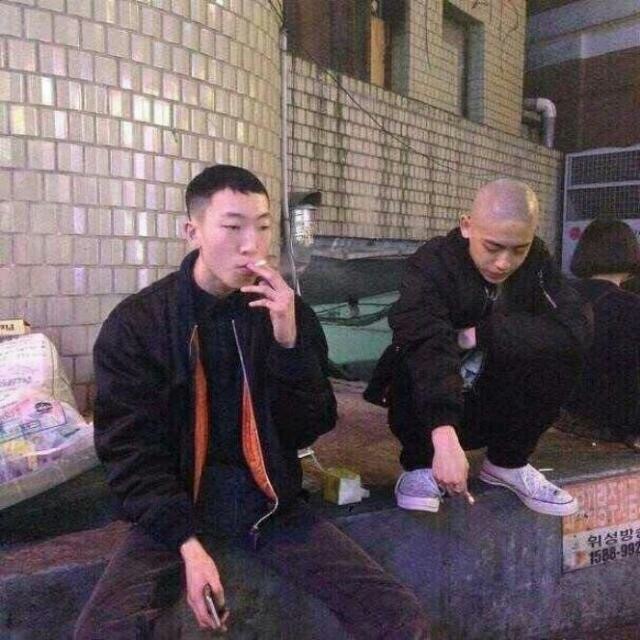 党启群俊