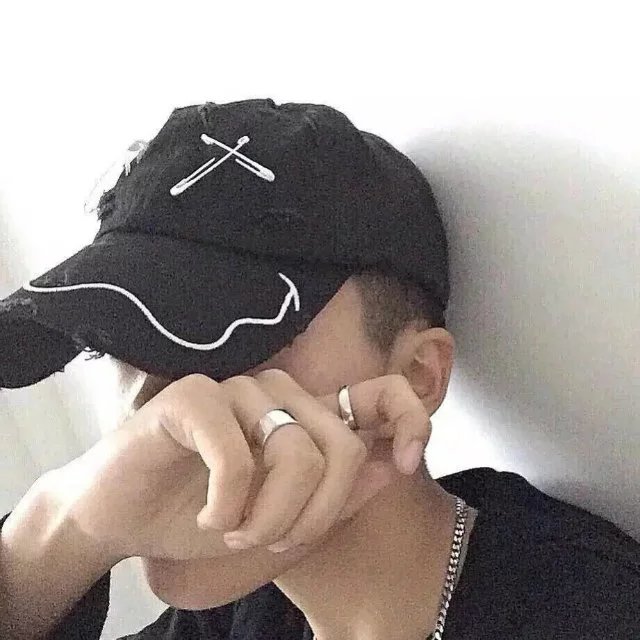 闵利菡梁